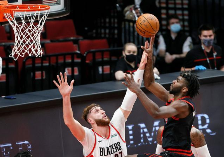  开拓者利拉德提出交易申请，猛龙愿送出西亚卡姆+选秀权  